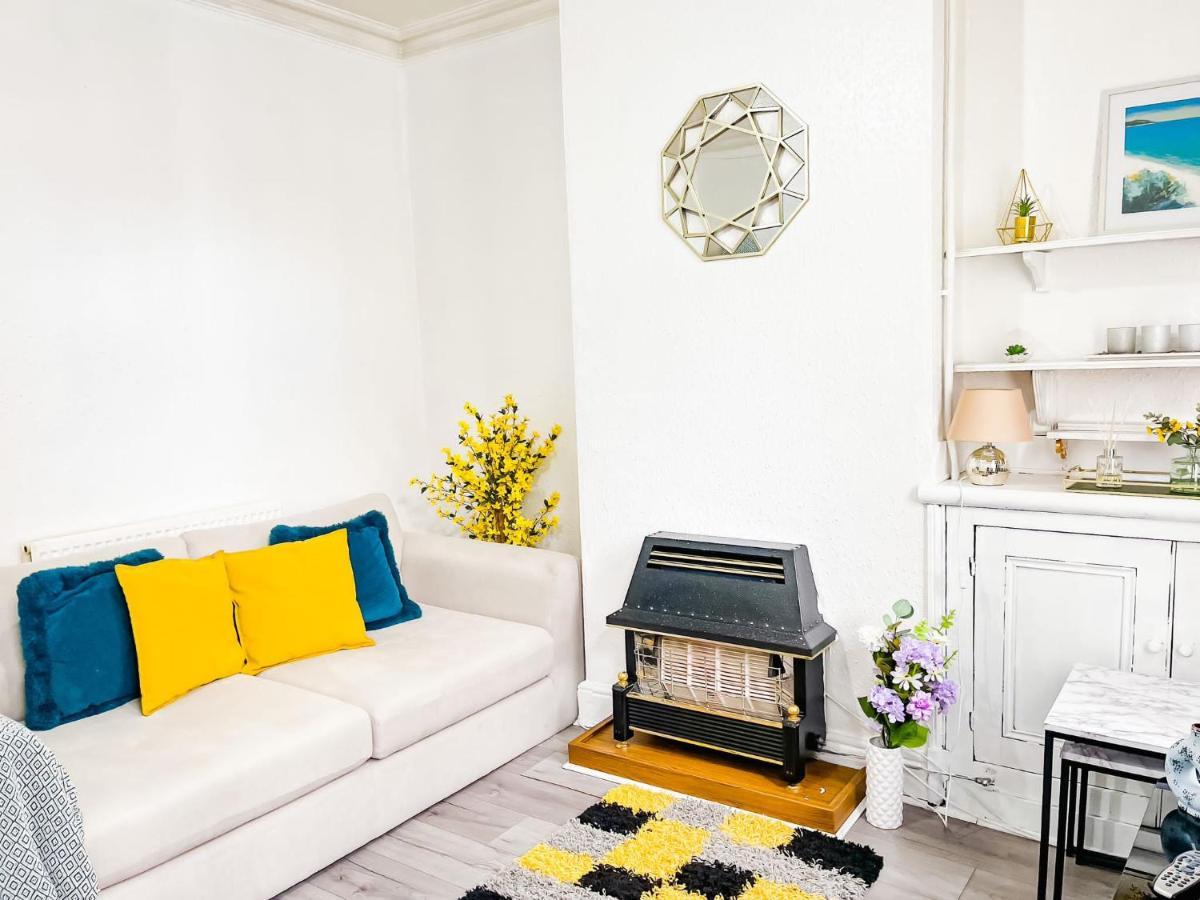 Beautiful 2 Bedroom House - Free Parking - Lt House Leicester Esterno foto