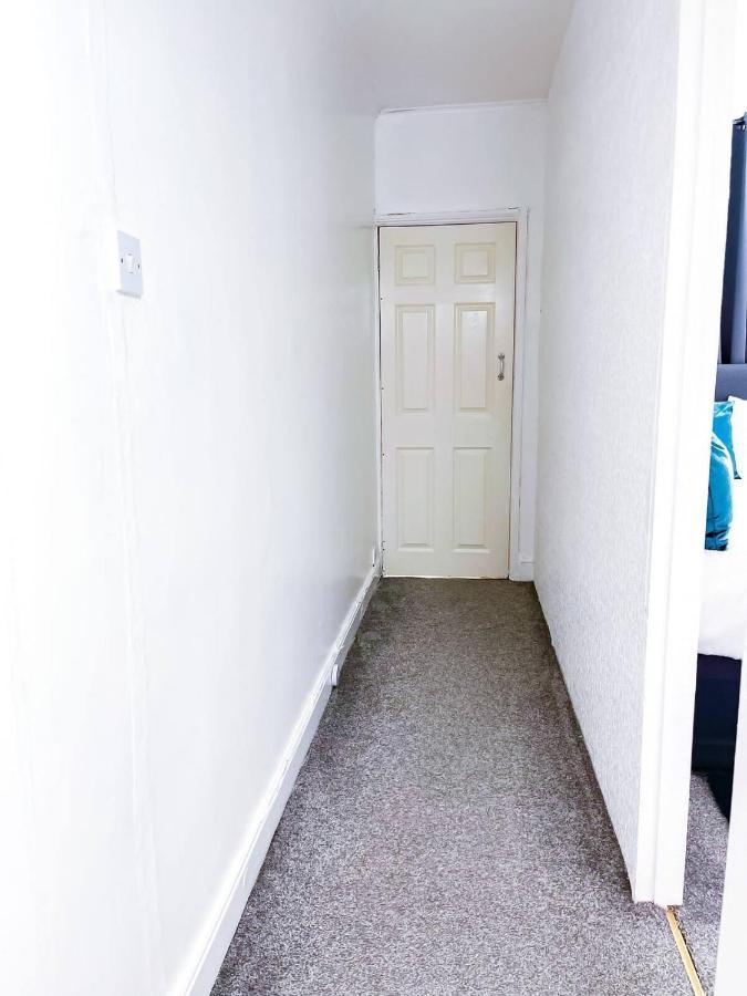 Beautiful 2 Bedroom House - Free Parking - Lt House Leicester Esterno foto